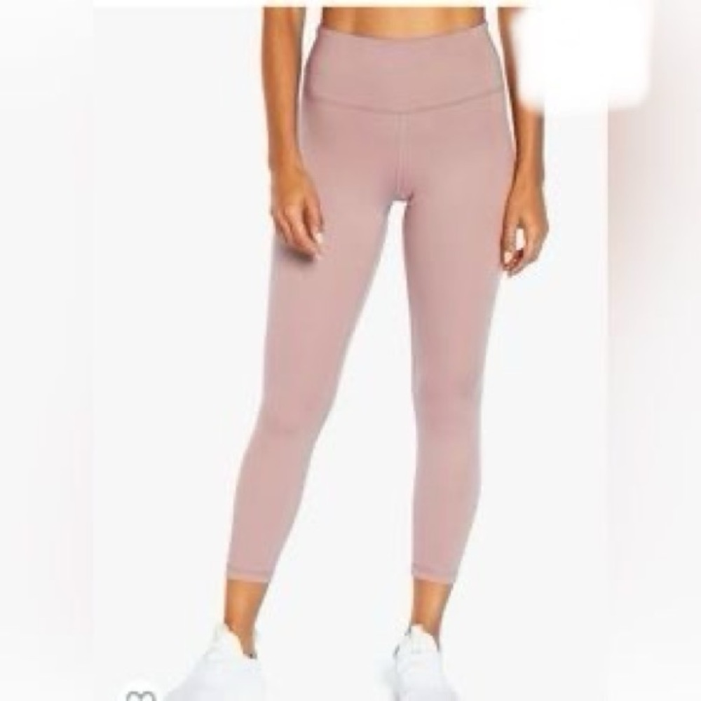 Sz M 8-10 22” inseam The capri Balance Collection  Sanded Dry-WIK pink NWT